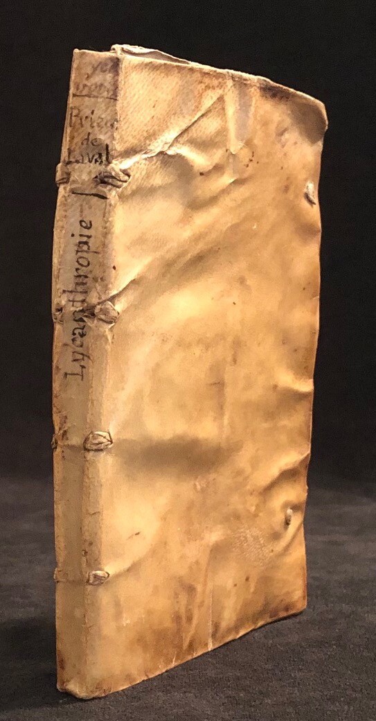 A book with the title shown with the word Lycanthropie on the spine.